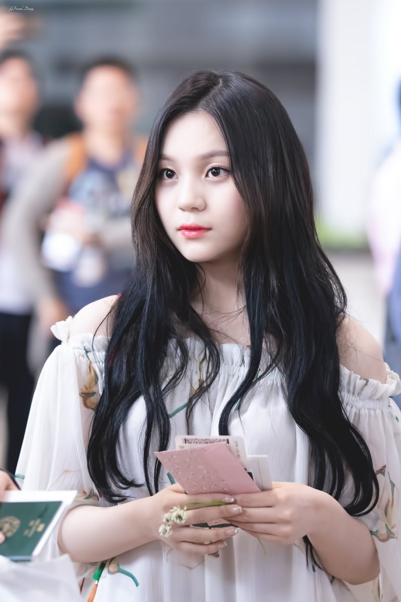 Gfriend_Diary's tweet photo. 180522 김포공항 출국 엄지
#여자친구 #엄지 #gfriend #umji

오랜만에 ���니까 너무 좋다 😄

HQ link
💕 https://t.co/BAW9cyrBkD
💕 https://t.co/DnndBNfHJR
💕 https://t.co/KiWoXDlQ9b https://t.co/8wYxvfXY6N