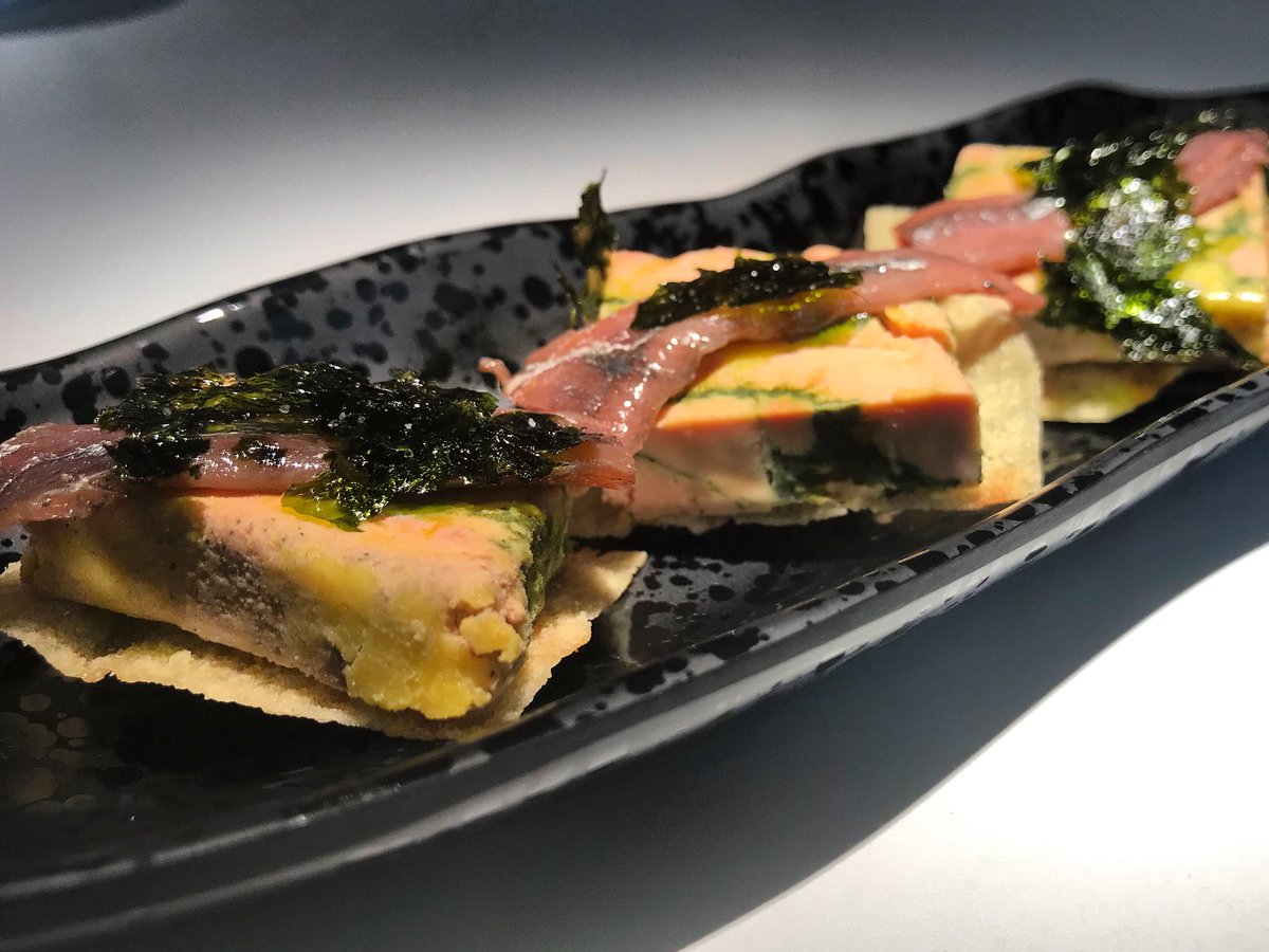 uainconcept's tweet photo. Un dels nostres snacks preferits!!🤤👌🏻 #foiegras #anxovadelescala #alganori #uainconcept #uain #gastrobar #bardevins #lescala #newproject #gastronomia #cuina #foodlover #instafood #foodie #gastronomy #foodporn https://t.co/BVWnUqkfSN