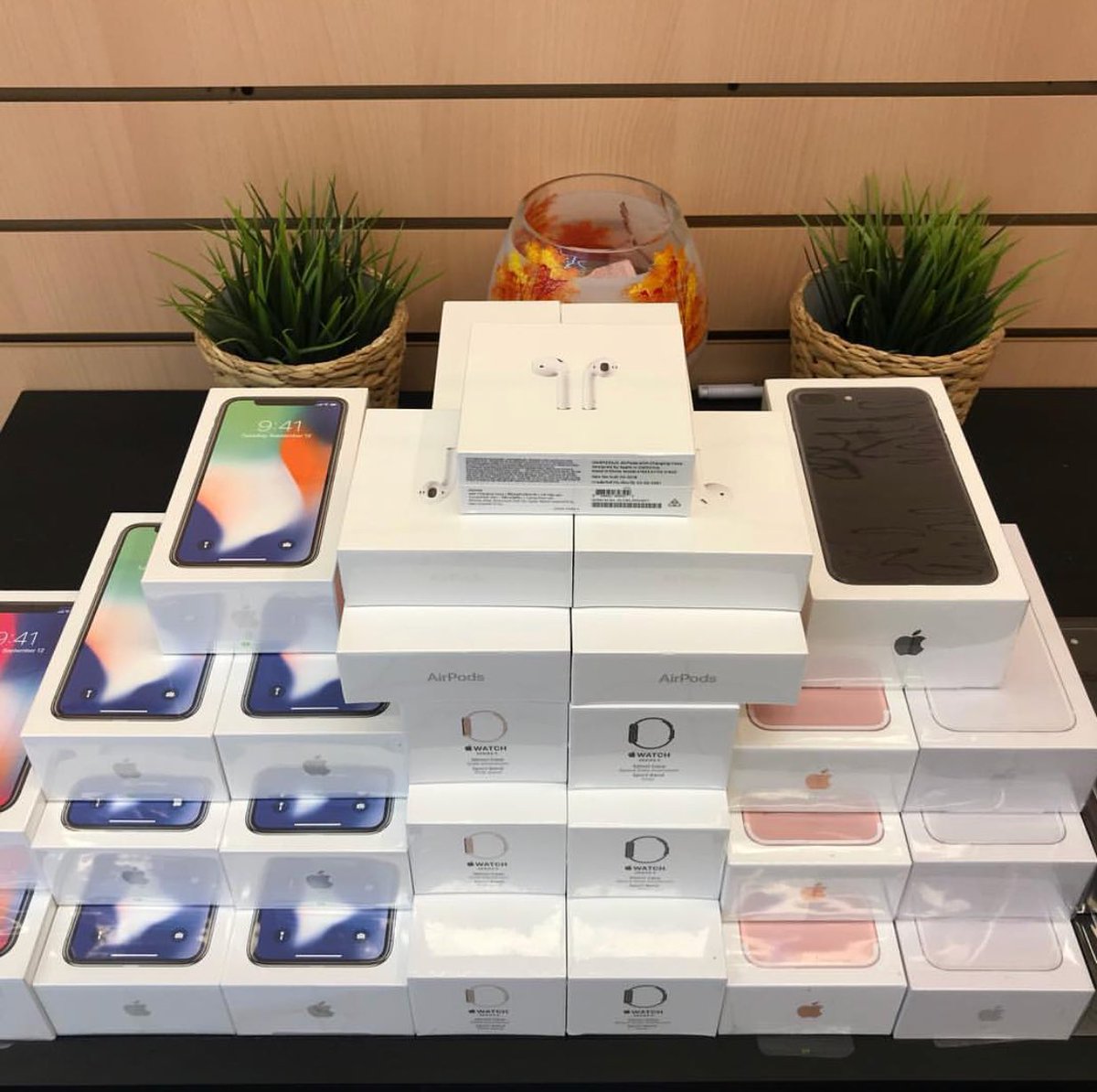 Appmistore's tweet image. Новые поступления на @appmistore
Air pods - 10490₽
iPhone X 64 GB - 64990₽
Apple Watch 38” - 22490₽
Apple Watch 42” - 23990₽ 
iPhone 7 128 GB - 41490₽
#apple #apples #iphone #AppleWatch #iPhoneX #sale #продажаэпл #гарантия #качество #Москва #подарки #техника