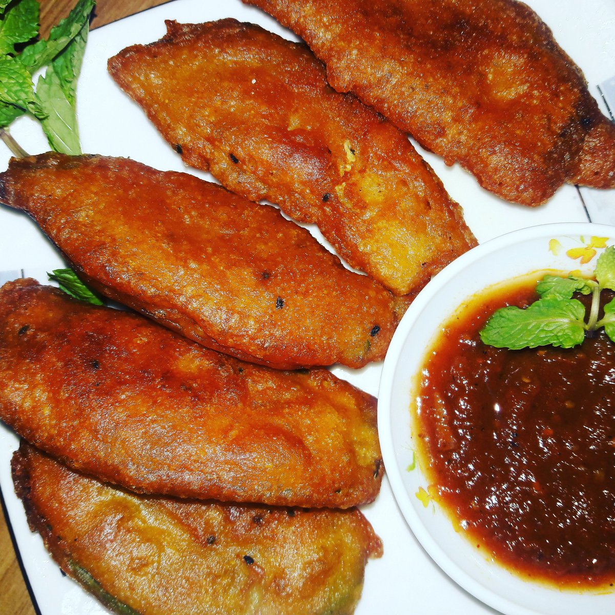 muniamoon5's tweet image. মুচমুচে বেগুনি।দেখতে click করুন এই link এ 👉  youtu.be/S3rAxn17a7s  👈  দেখে নিন মুচমুচে বেগুনির রেসিপি।রেসিপিটি দেখুন এবং  ঝটপট করে নিন মসলাদার এবং মুচমুচে বেগুনি।