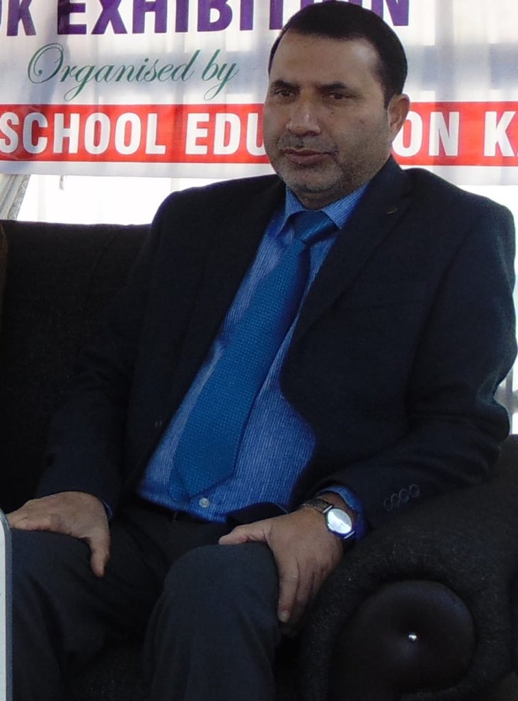 Secretary to Govt School Education Department Mr Farooq Ahmed Shah issued an order to constitute Distt level flying squad committees to monitor the acedemic activities of State run and private (recognised) schools