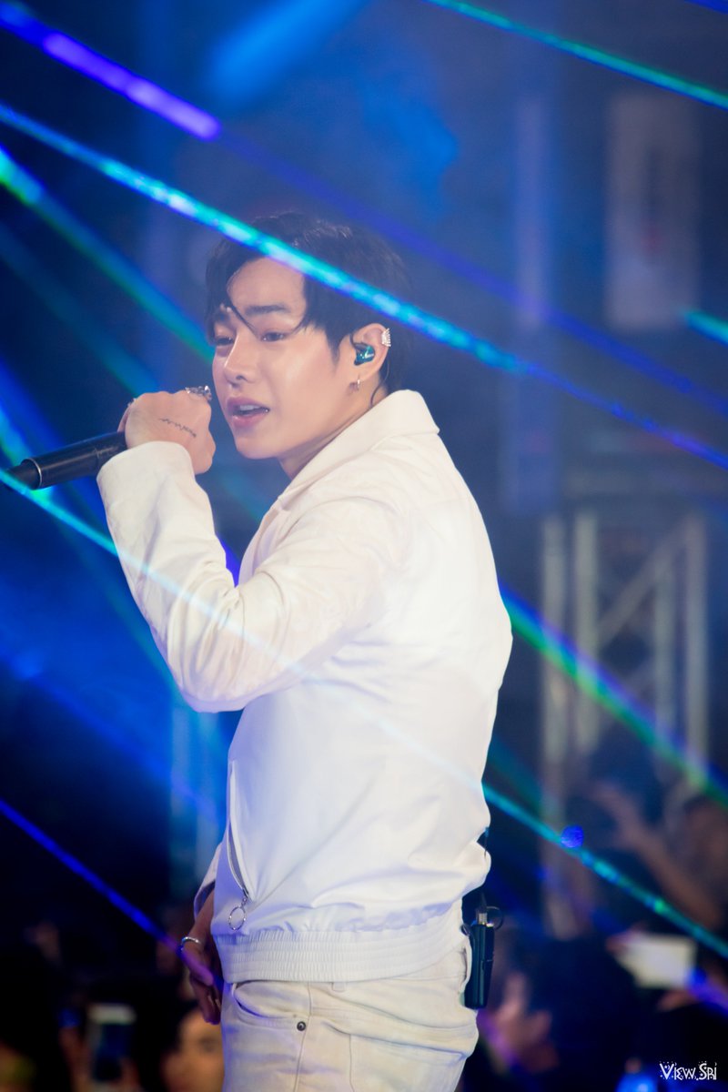 ViewZiiKudpho's tweet photo. เมื่อวานแฟนหล่องจังเลยค่ะ 💋💋💋
#เป๊กผลิตโชค
#PeckPalitchoke
#palitgallery
#EMFASHIONICON
#EMFierceFashion
#EMFierceFashionEP2
#ViewSri https://t.co/NORNSCQAQA
