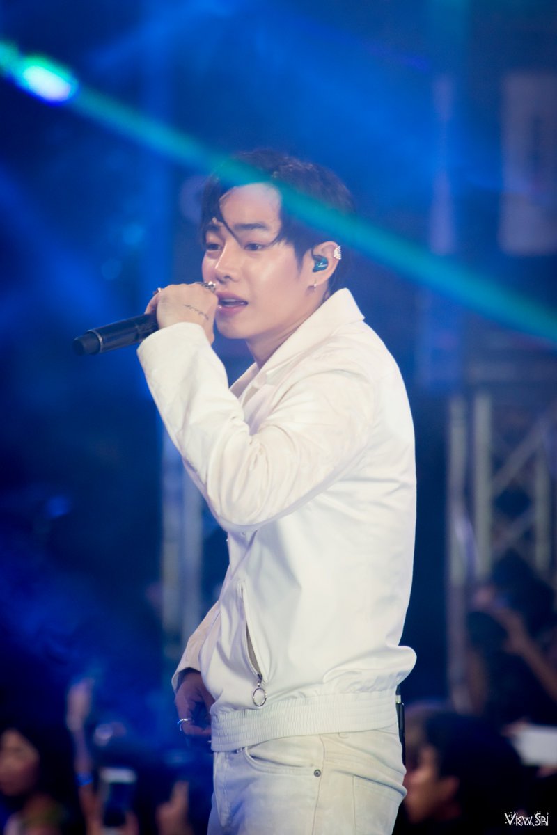 ViewZiiKudpho's tweet photo. เมื่อวานแฟนหล่องจังเลยค่ะ 💋💋💋
#เป๊กผลิตโชค
#PeckPalitchoke
#palitgallery
#EMFASHIONICON
#EMFierceFashion
#EMFierceFashionEP2
#ViewSri https://t.co/NORNSCQAQA