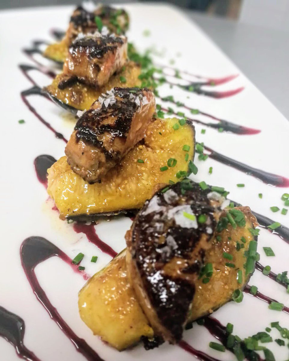 “Vuelven los higos de temporada con foie” 🍴🍴🍴 #sabor #cocina #tx #calidad #product #temporada #season #spring #higos #foie #foodporn #food #foodie #foodlover #goodfood #gastronomia #madrid #city #igers #enjoy #disfrutando #pinchos #txirimiri WE❤️YOU