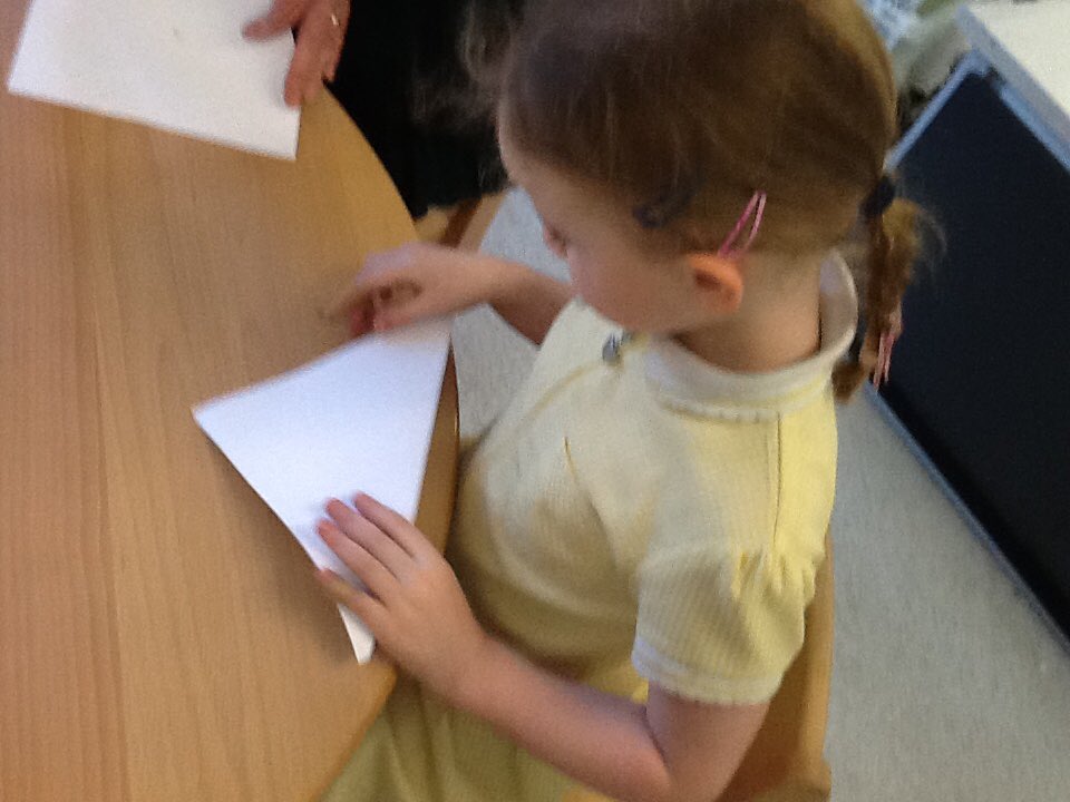 Bedford_Drive's tweet photo. F2 enjoyed making origami birds with our visitorsfrom Chester Zoo yesterday @LearnatCZ #songbirdproject https://t.co/5hal1GbwXK