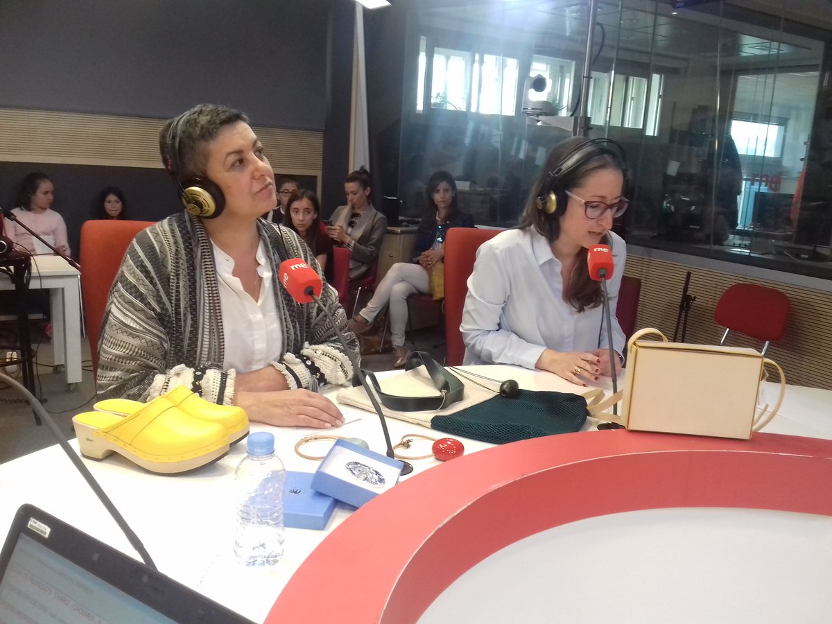 Conocemos el sector artesano de Galicia con # ElenaFabeiro de la Fundación Pública Artesanía de Galicia #IndustriaDeLaModa @AnaRne