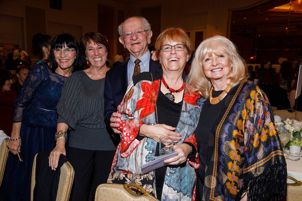 OfficialSDSA's tweet image. Happy 25th anniversary to the Set Decorators Society of America, International! Take a trip down memory lane with our video montage of congratulatory toasts from members over 25 years! ow.ly/kNEb30jKXM6 #OfficialSDSA #OfficialSDSA25 #setdecorators