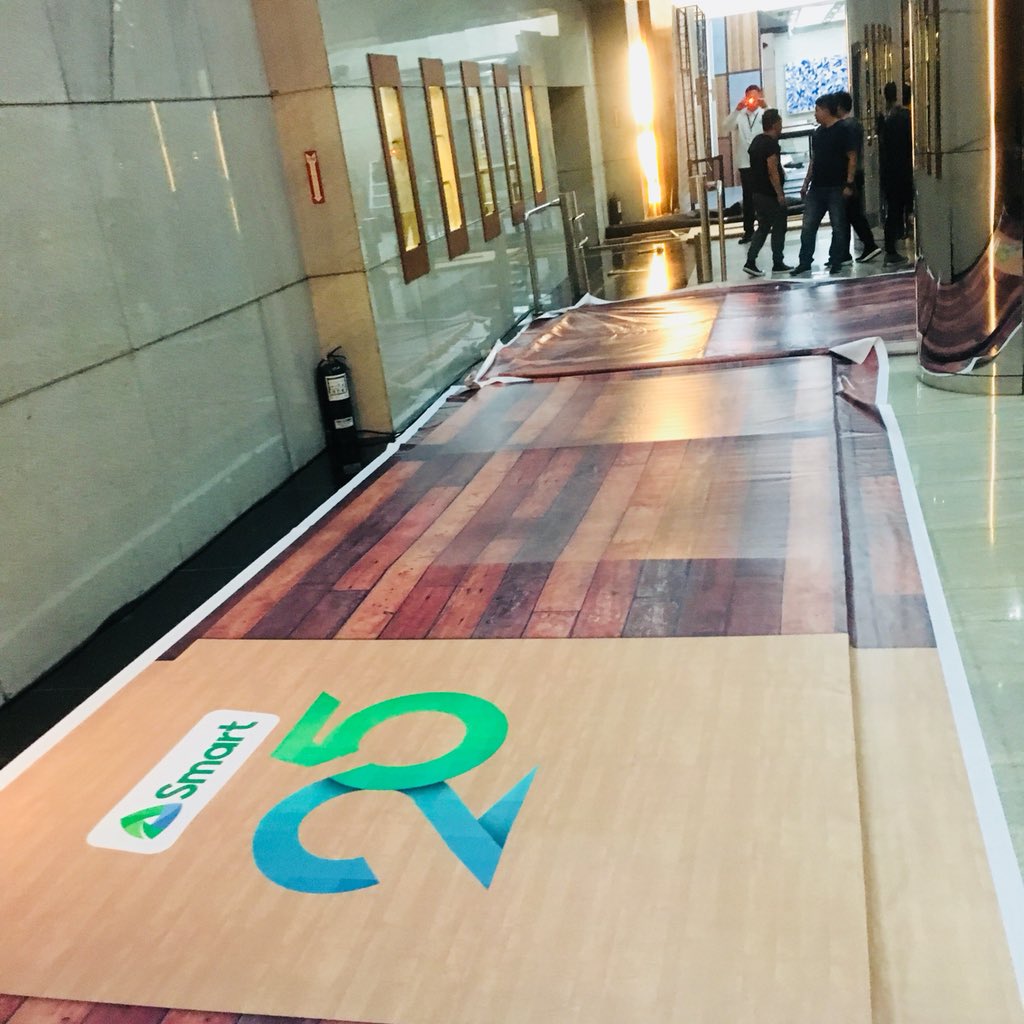 BethOrense's tweet image. In May 1993, Smart Communications was the first to operate mobile services in the Philippines. #SmartTurns25 and something’s cookin’ for tom! #SmartTower #workatsmart