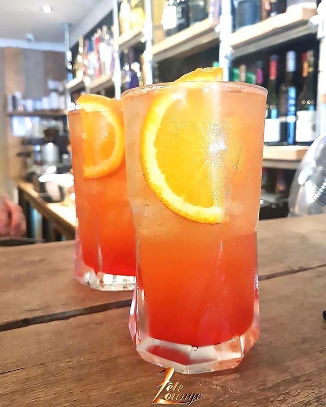 FeteLounge's tweet photo. 🍊🍊🍊🍊 ‘Rum Rebellion’ only £5 for Caribbean night tomorrow at @fetelounge #TheOnlyWayIsSoca
.
.
.
#rumcocktails #caribbeannight #socanight #socamusic #caribbeancooler #orangeisthenewblack #essexcocktails #cocktails #upminster https://t.co/UUx5aqbSBq