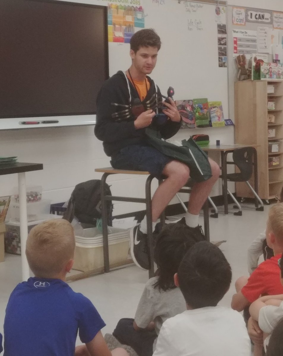 Gr2Explorers's tweet photo. Zackary from the Ann and Sandy Cross Conservation Center teaching us about insects before we go exploring. #auburnbayschool https://t.co/PhqRWoR28J