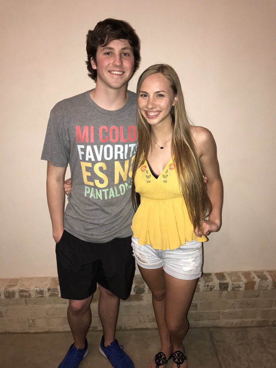 jakedavis__'s tweet photo. happy birthday syd🎉🎉 hope you find your dad!!! https://t.co/2SyLALyWrW