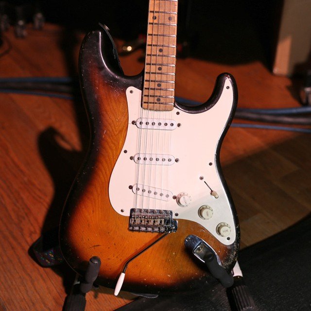 PlayStrats's tweet image. Visit premierguitar.com to see our new #rigrundown with @officialericjohnson to learn about his 1954 @fender Strat and the rest of his live gear for the 'Ah Via Musicom' 2018 tour. #guitar #guitars #gear #strat #fenderstrat #stratocaster #gearybusey@premierguitar
