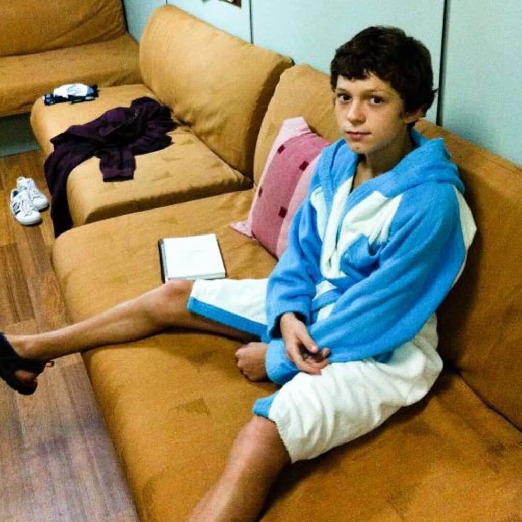 ᴜɴᴅᴇʀᴏᴏs! ᴀ. ʙʀᴜɴᴏ tweet media