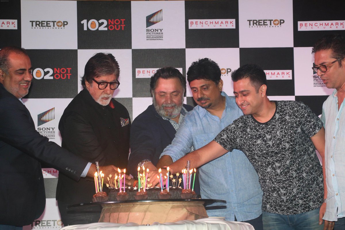 ManishK89979565's tweet photo. #102NotOut beats these 2 classic films of 2018 at the #Boxoffice
@SrBachchan ji ❤
@chintskap ji ❤
@umeshkshukla ji ❤
@JimitTrivedi06 ji ❤
@SonyPicsIndia
@saregamaglobal
#TreeTopEntertainment
@sureshjumani ji ❤ https://t.co/E2rorCOKsQ