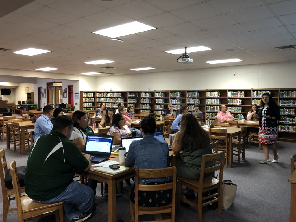 DrETontheBorder's tweet photo. Spending the day in @HarlingenCISD with #Vernon and #GMS ts! #ESLTExES @esc1bilingual @xochitlrocha5 @bilingualpride https://t.co/1ldnv19sid