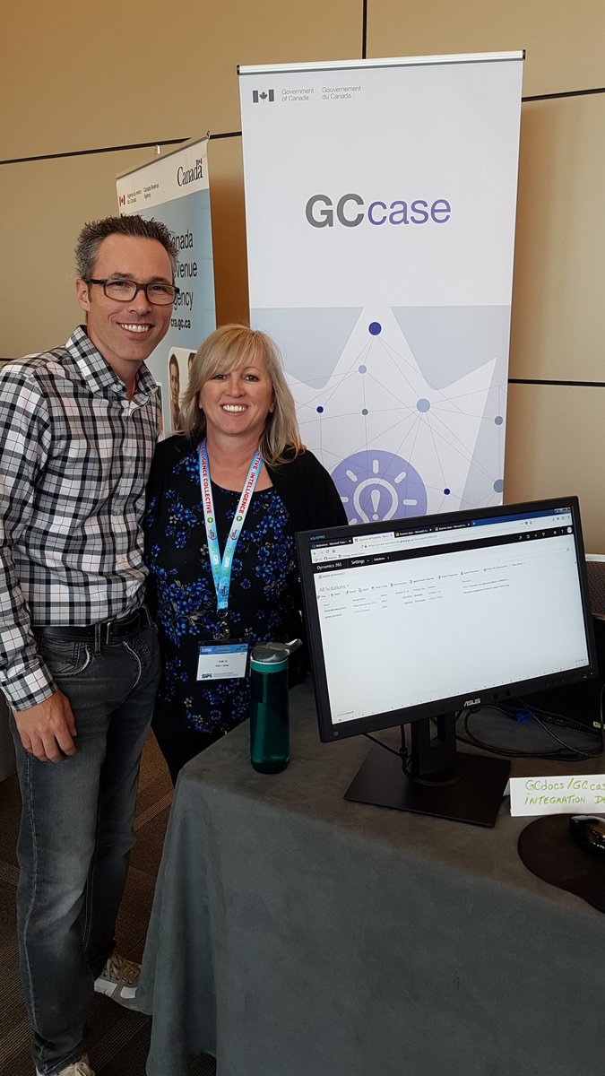 GCdocsProgram's tweet image. If you are at @dpi_canada #PDW2018 then drop by are talk to the experts about integration between #GCcase &amp;amp; #GCdocs. Smiles included!
