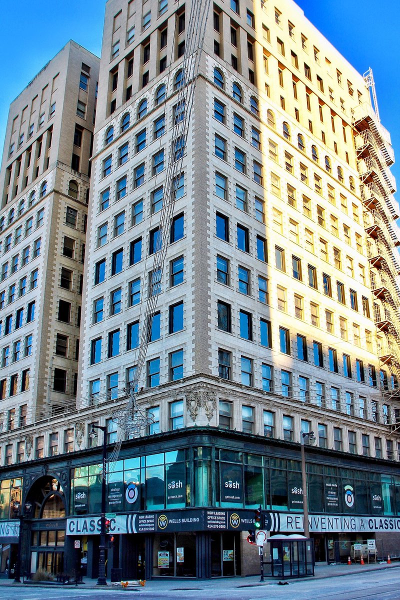 WellsBuilding's tweet photo. Did you know that the Wells Building is considered to be Milwaukee's first "skyscraper" when it was built in 1902? #HistoryConnected #WhyWells #WellsBuilding https://t.co/DPfy0SjRyR