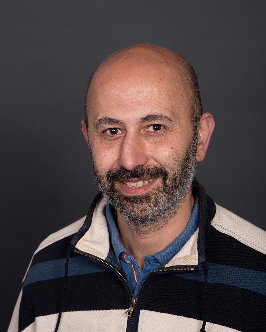 CCRI_UK's tweet photo. Congratulations to Marco Della Gala for his recent PhD success and becoming a Dr! Marco has been working with CCRI for the last 2 years, developing the local food finder app 'MiLarder'. More at: https://t.co/Mzt4FIHIzZ @Mariecurie_alum @MSCActions @SOFIA_MSCA @FarmingFutures https://t.co/KPSQBjLjFL