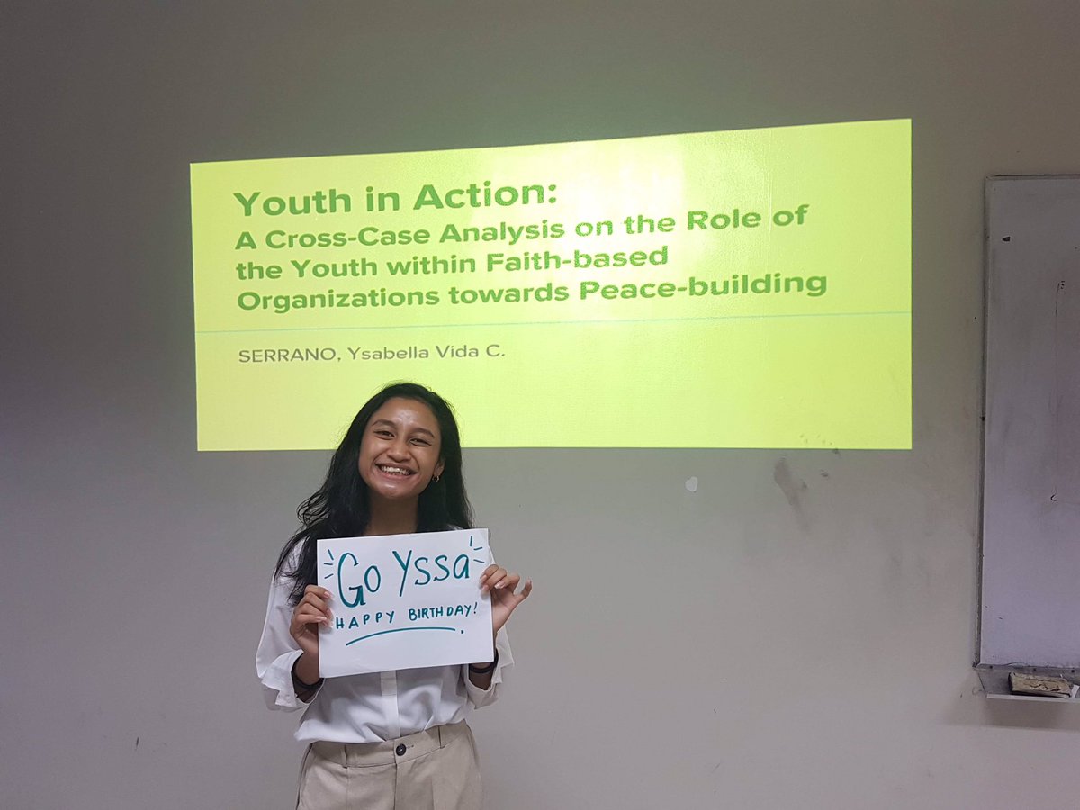 yssugh's tweet photo. Defended my thesis on my birthday + grad picture taking today 👌👌👌

Thank you to everyone who came to watch and support us AHHH ILY ALL 💖 https://t.co/0Mgx7BUfiK