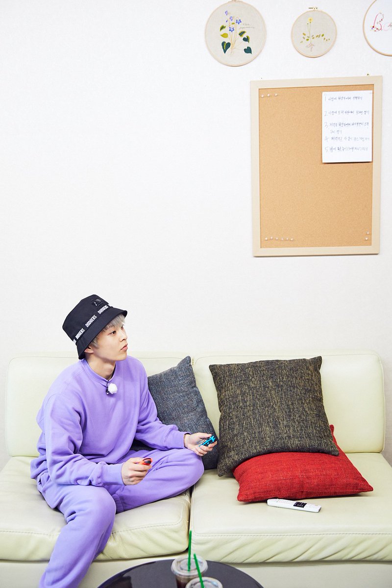 EXOGlobal's tweet photo. [STREAMLINKS] 180524 Xiumin on MBC ‘It’s Dangerous Outside The Blankets' Ep. 7 @ 11:10 PM KST:
🐱 https://t.co/luauWXP0SX
🐱 https://t.co/qhYkqK6Mto

#PremiosMTVMiaw #MTVLAFANEXOL #MTVLADANCEKOKOBOP @weareoneEXO https://t.co/amCDRwz5Cy