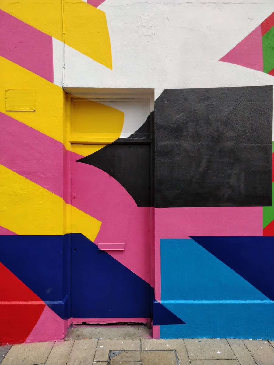 alan_mccormack's tweet photo. Great addition to #Limerick's street art by the wonderfully talented @MaserArt First time seeing it in the flesh today. Kudos to @TLC_Limerick for this initiative. #TLCxMASER https://t.co/ryabjJyL6E