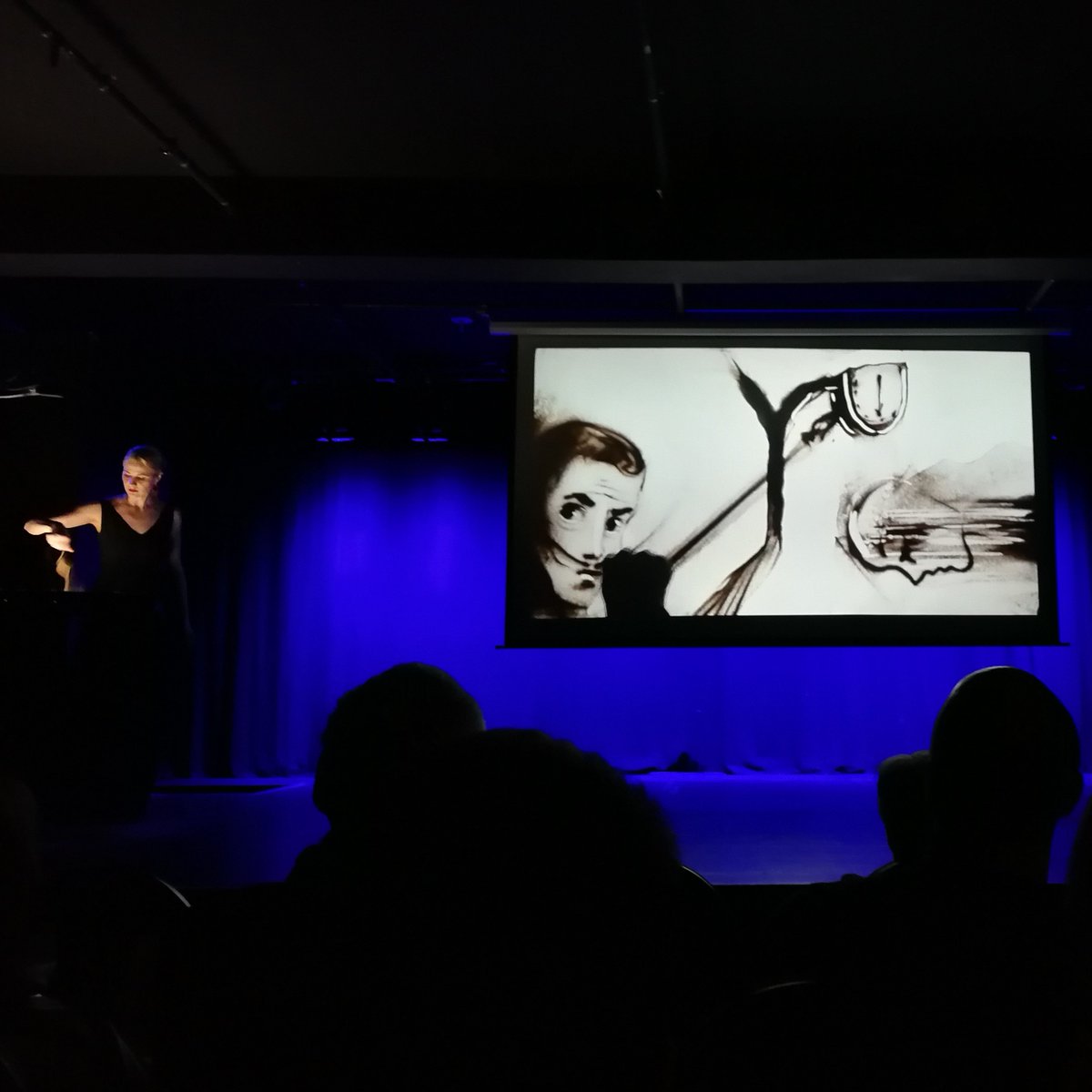 DaliBerlin's tweet photo. #ThrowbackThursday
Am Sonntag, 27.05.18 ist es wieder soweit: Das #Sandtheater Berlin zeigt seine grandiose Show "Bilder einer Ausstellung" mit #SalvadorDali! Lasst Euch von traumhaften Kunstwerken aus Sand verzaubern! 😍

#TBT #Throwback #Berlin
👉https://t.co/DUXEgzei0r https://t.co/gTCYnrW66Z