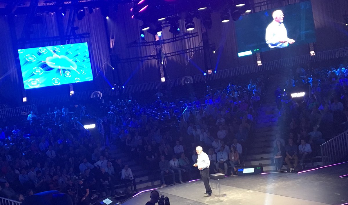 DJJSL's tweet photo. @kevin2kelly talk about #themesh his vision of the web iot world etc 2020+ . I bought it. All of it! Thx for the inspiration. #TNW2018 https://t.co/f1b1LcqtT6