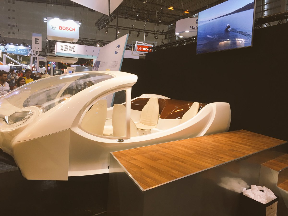 LouisaMesnard's tweet image. Impressive @SeaBubbles ! Thanks Microsoft 🙏 #Vivatechnology2018 #MicrosoftTour