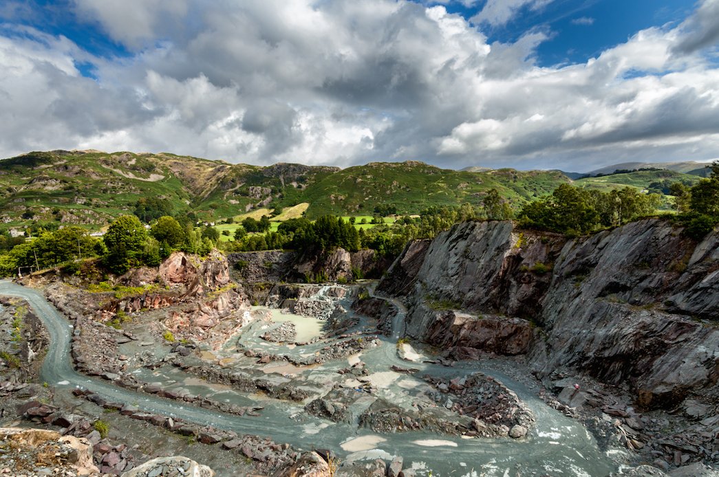 burlingtonstone's tweet photo. A brilliant shot of our stunning Elterwater quarry, which yields a pale green stone with contrasting markings. 😍 https://t.co/9V2adi2Mkp