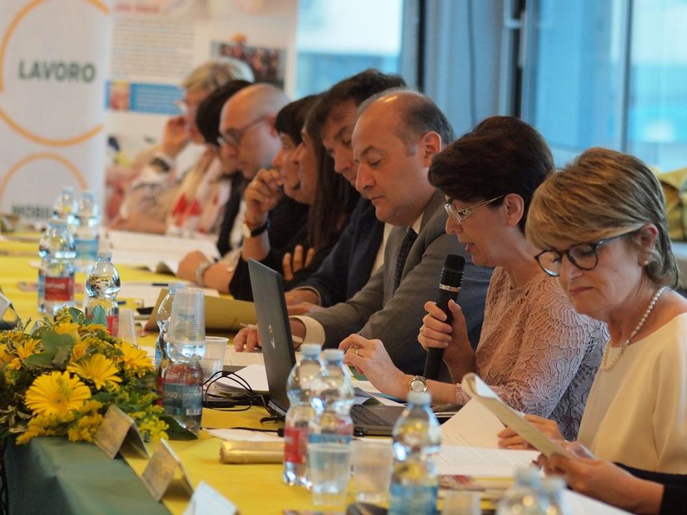 Via libera al bilancio della cooperativa Gemos: fatturato a 44 milioni €, in aumento del 12%. Quasi mille i dipendenti e 30.000 pasti donati in un anno come iniziativa di solidarietà
confcooperativemiliaromagna.it/IT/News/Notizi…