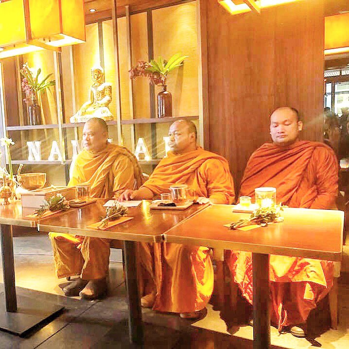 busabaeathai's tweet photo. #ThrowBackThursday 

Throwback to when we was blessed by Buddhist monks. Our Buddhist values are an important part of our ethos here at #Busaba so this was a real treat! #Namjai #Kindfulness #buddhistvalues 🙏 https://t.co/lsR1B1yFDM