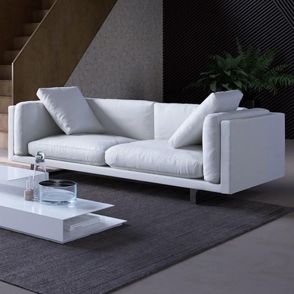 ModernKaribou's tweet image. Stylish, contemporary and outrageously comfortable. Presenting the Fulton Sofa from Modloft😍 - Visit our online shop via link in bio👆
•
#modloft #modernfurniture #modernsofa #moderninteriors #interiorlovers #interiorandhome #livingroominspo #modernkaribou #contemporarydesign