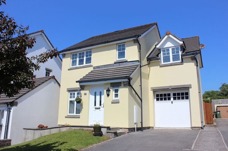 We have a modern three bedroom detached house in Retallick Meadows on the market! 🏡🌞 #Cornwall #forsale #property 

burrowsestateagents.co.uk/properties-for…
