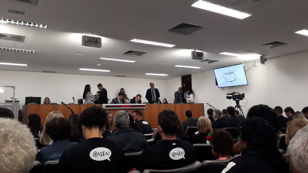 assembleiamg's tweet photo. #temporeal #ParticipeAoVivo #QueixasPromotoresUberlândia Presenças em reunião: @MPMG_Oficial, @SINDEPMG, @tjmgoficial, @PCMG4, Comissão de #DireitosHumanos Irmãos Neves (Curitiba), @SINDEPOMINAS_MG, @oab_mg_oficial, promotoria de Justiça e #SindPol. Siga: https://t.co/F50dOOnEsX https://t.co/UI5YAV0SJY