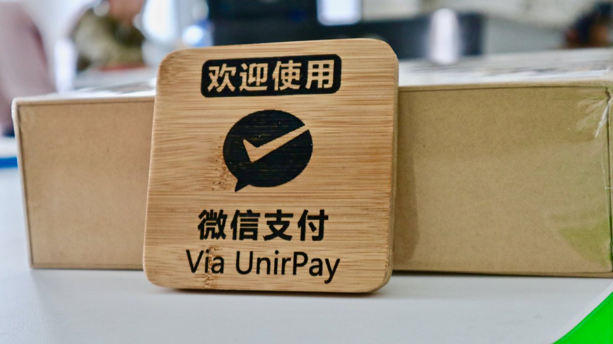 EasyEuro tweet media