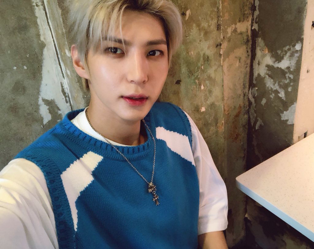 RealVIXX's tweet photo. VIXX 6th Anniversary🌟

To. ST⭐️RLIGHT
From. #LEO #늘오래가자흐

#HAPPYVIXXDAY
#VIXX6thAnniversary
#빅스6주년축하해 https://t.co/87r0wHWNZS