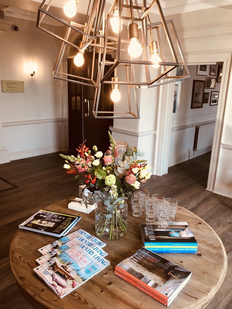 Tec_Cre8's tweet photo. Beautiful blooms for our hotel project in Bath https://t.co/QsEOKkaKOh