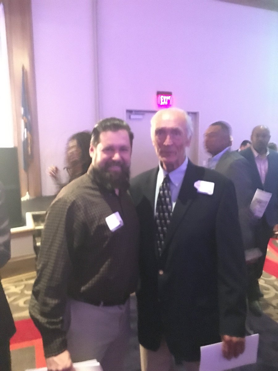 CurtisAkey's tweet image. A little late posting here, but I was honored to have met Dr. Billy Cannon last summer at the LSU Hall of Fame ceremony. An LSU and Louisiana Legend. #RIP20