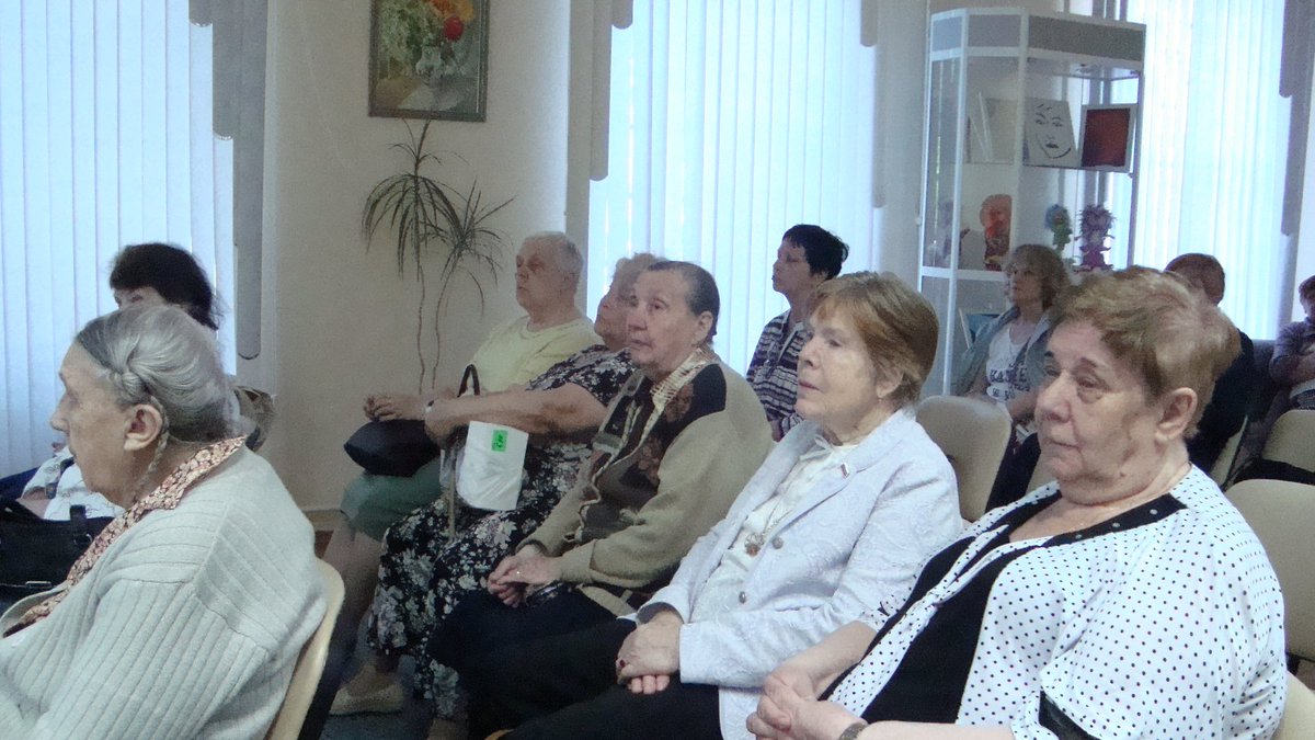 lib_simonovka's tweet photo. Состоялась интерактивная лекция "Павел Федотов-великий дилетант" #БиблиотекиЮАО #ЮАО #лекция  #Федотов  #бесплатно #Третьяковская_галерея  #художники  #Нагатинский_Затон #Якорная #Библиотека162 https://t.co/f386xb28rn