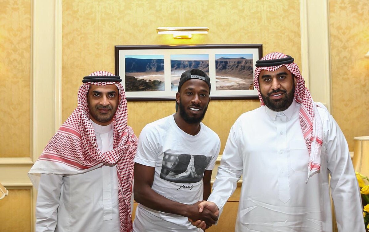 alaa_saeed88's tweet photo. 🔴 النجم ( فهد المولد ) يعود الموسم المقبل ل #الاتحاد ويستمر حتى ٢٠٢٢م .. ويغادر فجر غداً الى معسكر المنتخب في سويسرا https://t.co/r6ZEZXBXWc