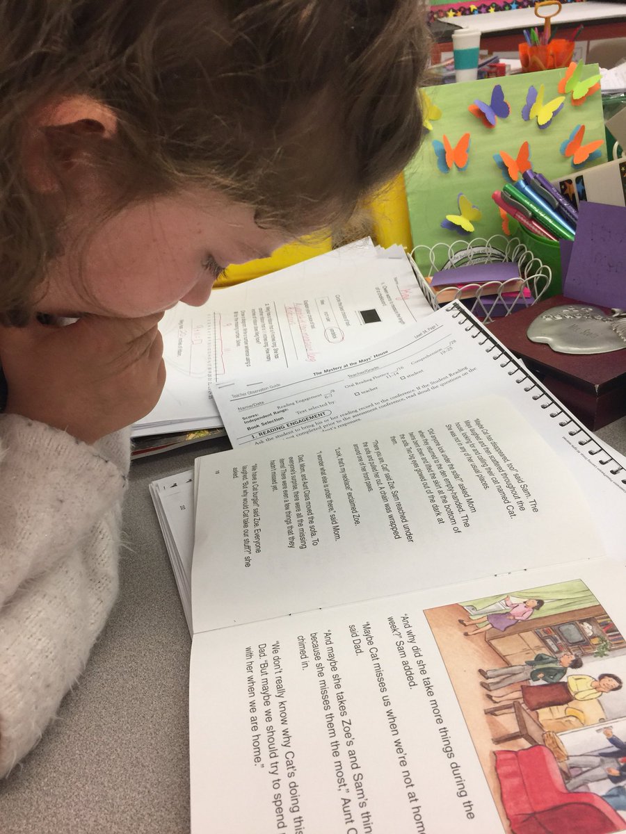 claudiascotti10's tweet photo. I love how intently she reads! @HeidiOlson50 @MissGoldberg_ @HES_Principal #awesomereader #lovesbooks https://t.co/NbdSjNDAz3