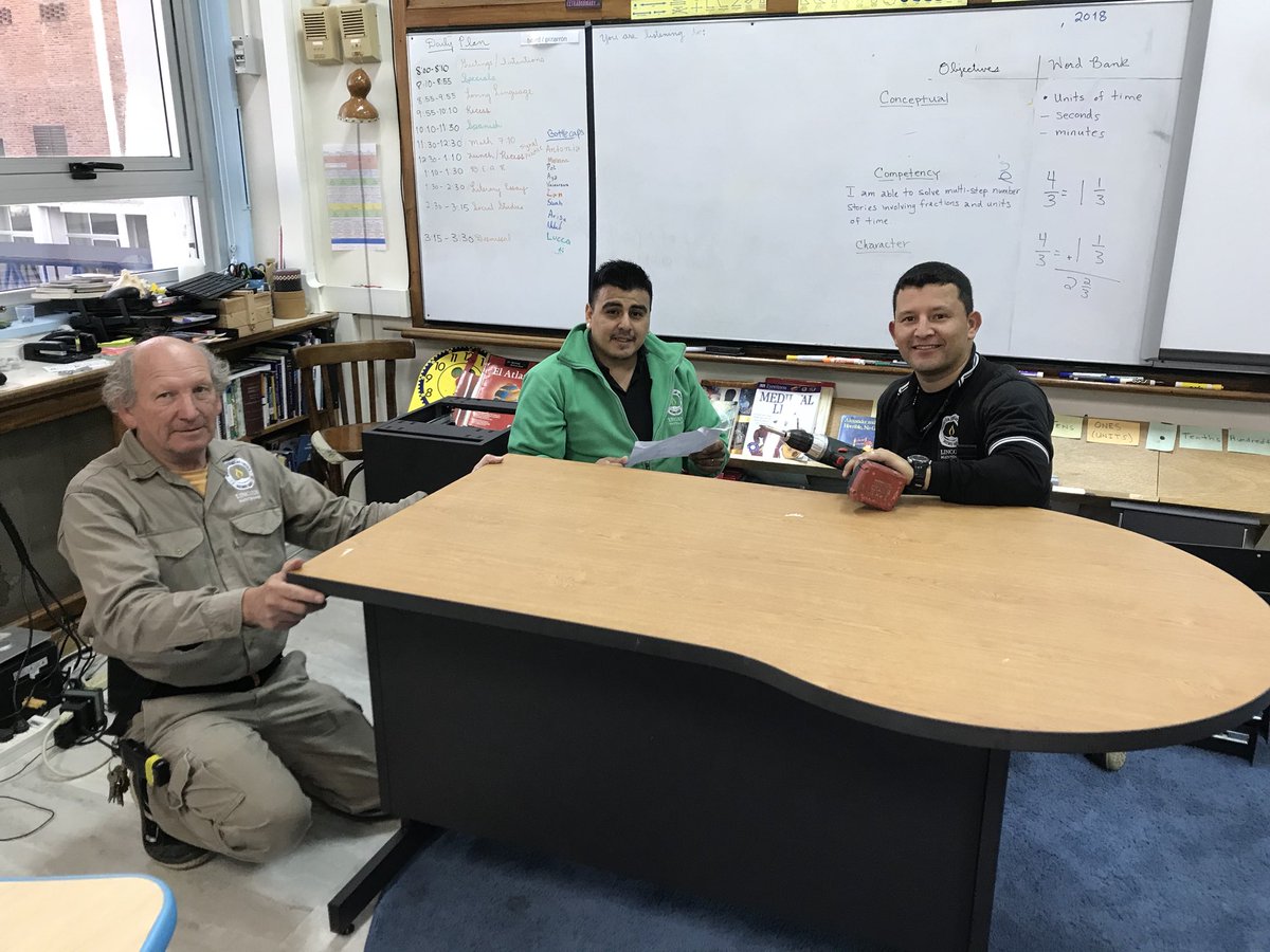 holagregory's tweet photo. #aelincoln Thanks Maintenance Team for all you do! ¡Gracias Equipo de Mantenimiento por todo lo que hacen! https://t.co/0UkRT2nGB4
