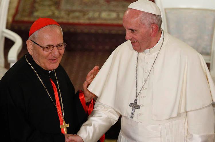 tsedizioni's tweet photo. Il patriarca dei #caldei dal 29 giugno sarà uno dei nuovi #cardinali scelti da #papaFrancesco. Per i #cristiani iracheni che subiscono da anni gli sconvolgimenti del Paese è un segno di unità con tutti i #cattolici https://t.co/ttljePwrz1 https://t.co/XHqzkl0aej