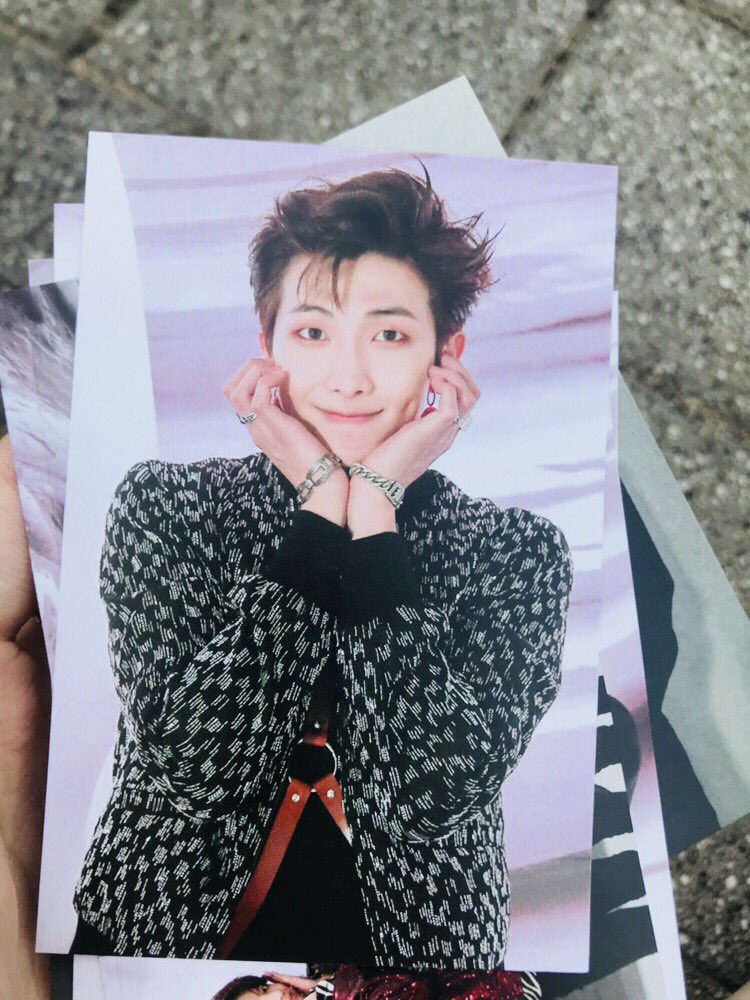 Golden_kku's tweet photo. 공방포카 한 종류예요!!! https://t.co/Jhh69BZGGt