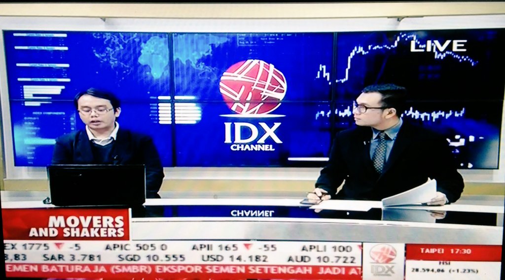 Deffid San Opel now on air with <a href="/WijenPontus/">Wijen Pontus</a> from PT Royal Investium Sekuritas Indonesia!! Only <a href="/idx_channel/">IDX CHANNEL</a> !!#