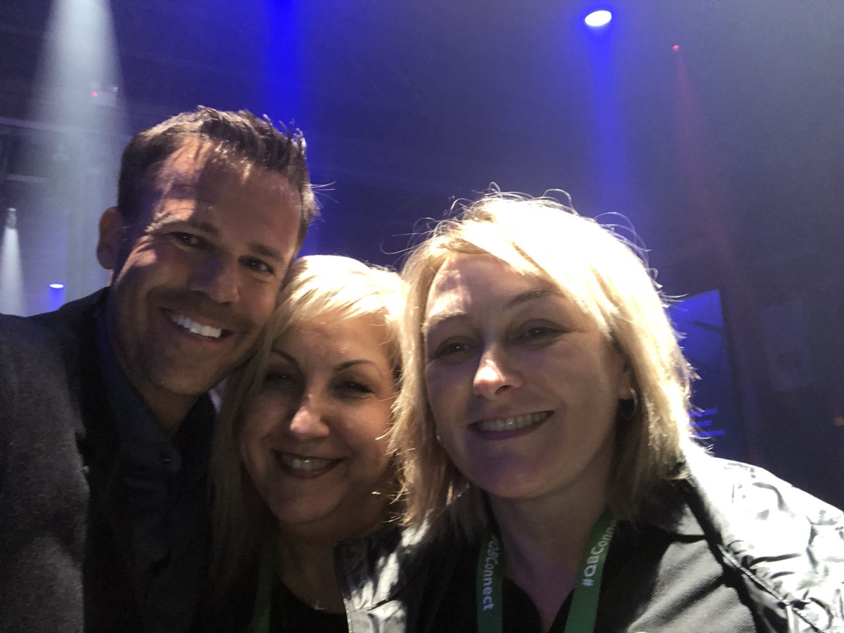 LeanneSortItOut's tweet photo. We aren’t in San Jose anymore #thereisnoplacelikehome @Rich_Preece @LaurettaBYBB #aussiesdoitbetter #qbconnect #sydney #qboa https://t.co/eoMv9xAuRz