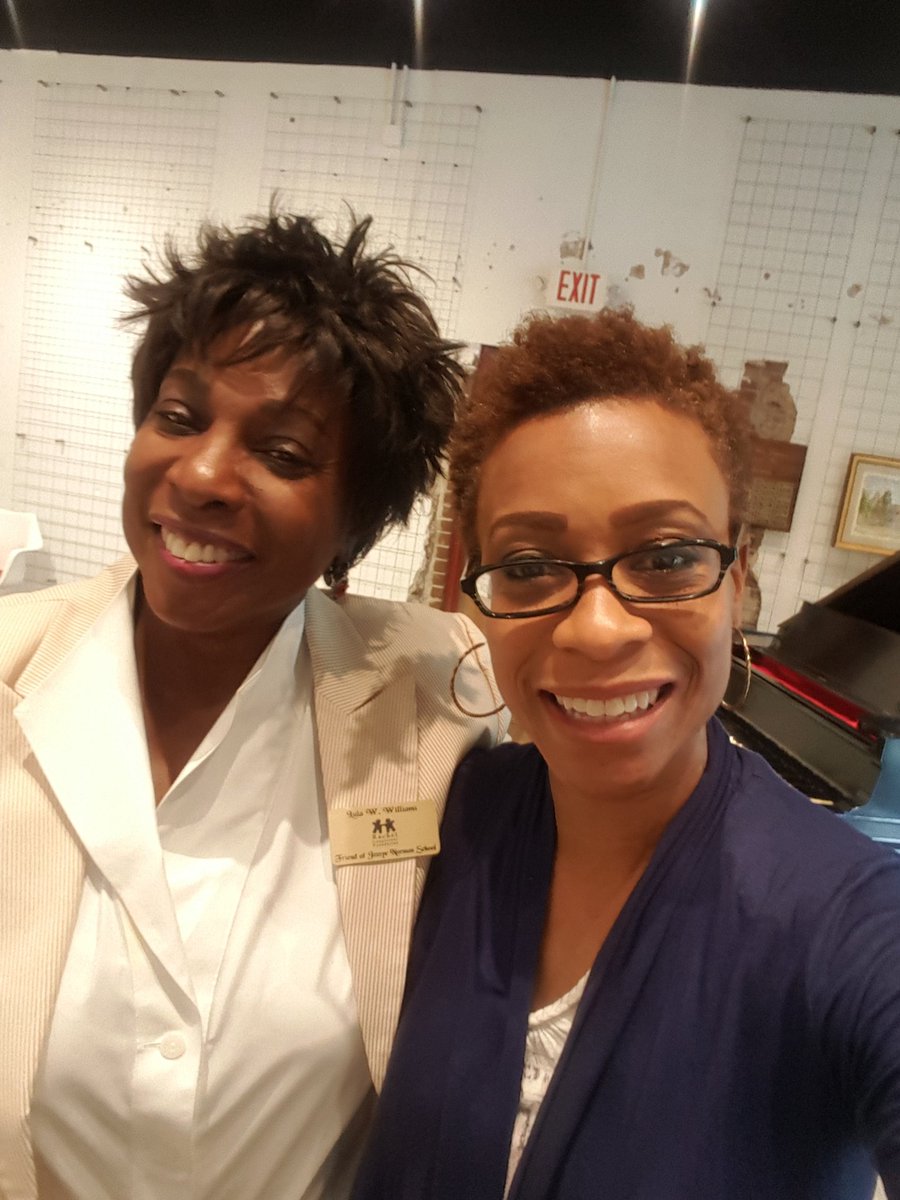 MoWillTV's tweet photo. What an honor to serve on the Board of Directors for the Jessye Norman School of the Arts, an organization that does so much for the community! Big thanks to The Friends of JNSA for a generous donation to help us keep doing what we're doing. #JNSA #CheckPresentation #BigThanks https://t.co/ncm2hgboXB