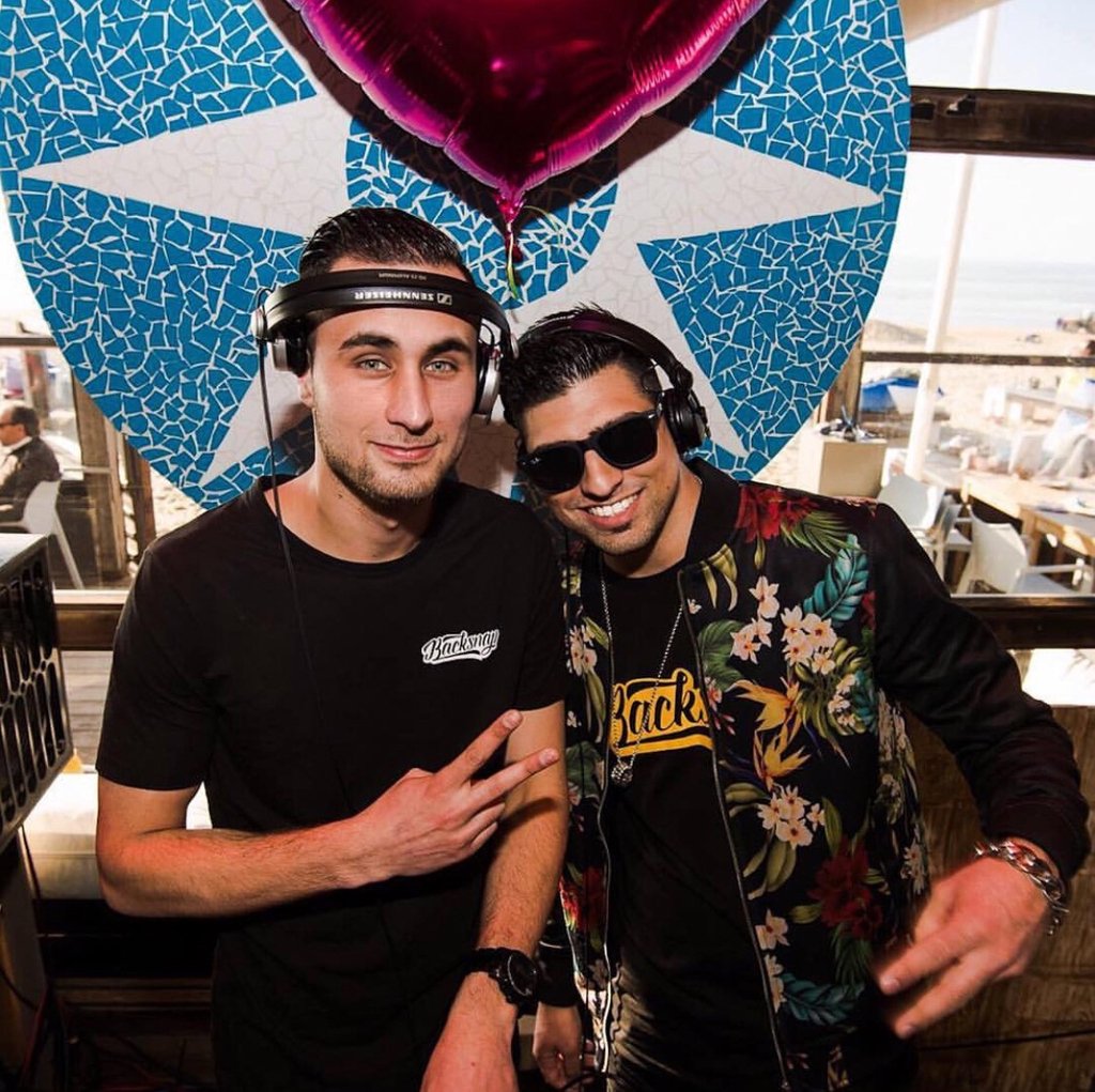 backsnapmusic's tweet photo. #tbt loving the beach vibes! 🏝☀️  #backsnap #backsnapmusic #summer #beach #vibes #smile #fun #friends #brothers #dj #duo #tropical #music #dance #sun #cool #sea #picoftheday #goodlife #go #hard https://t.co/qIvSm8GKbO