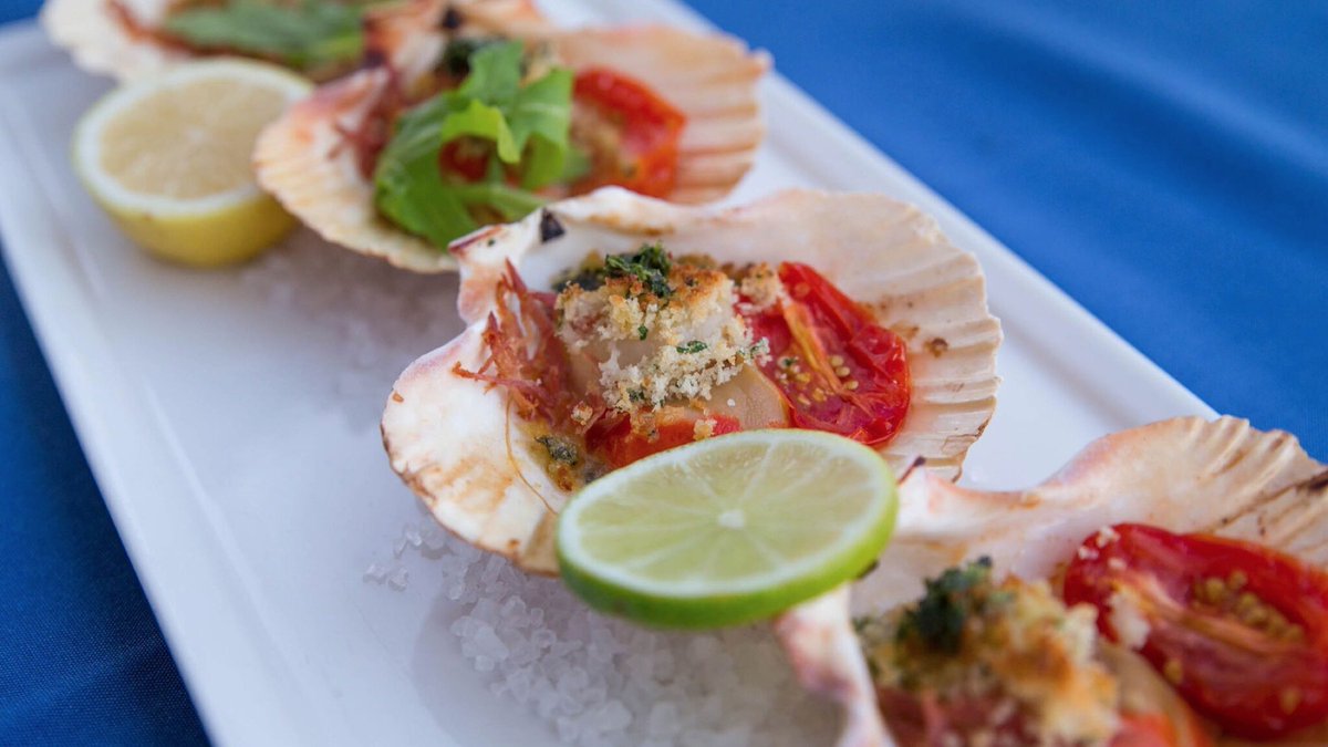 We've searched high and low to find some of the best spots around Brisbane serving great seafood, in partnership with <a href="/AmexAU/">Amex Australia</a>. See the full list here: ow.ly/Yx0o30jSMRx #ad