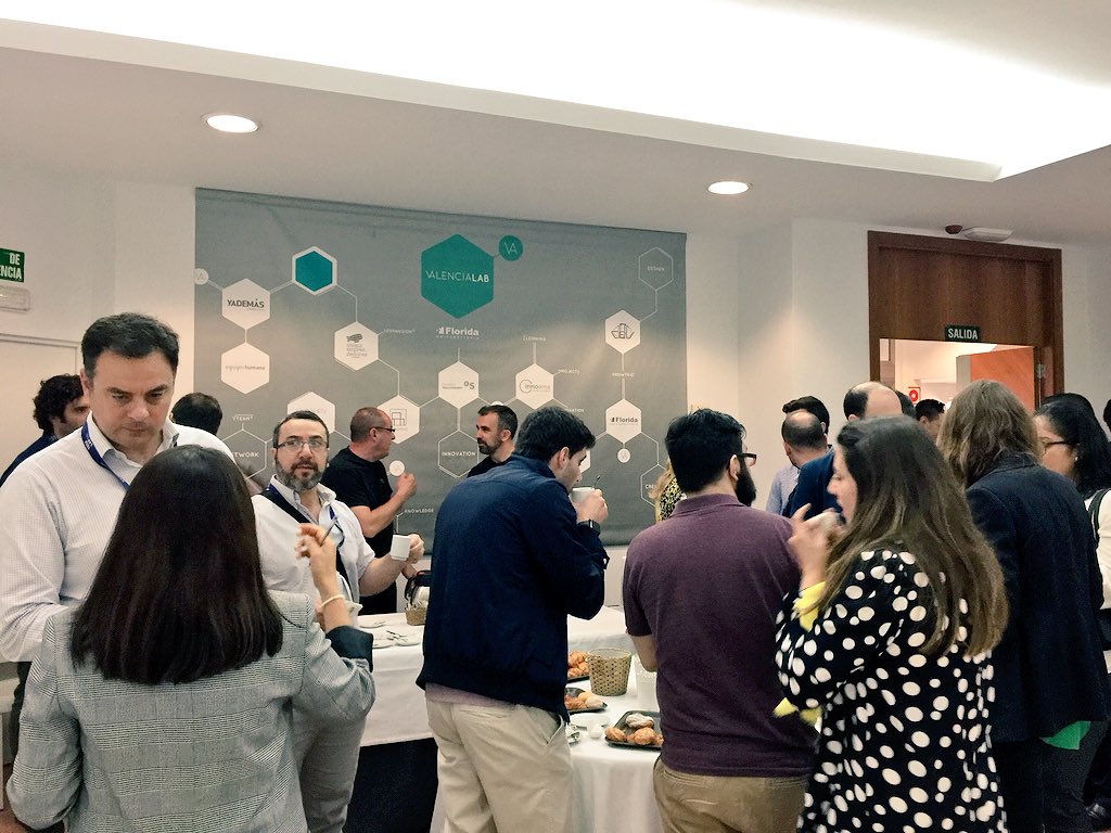 Techlabtravel's tweet image. Coffee Break ☕️🍩en  #techlabvalencia increíble oportunidad para interactuar entre profesionales del sector turístico ☺️